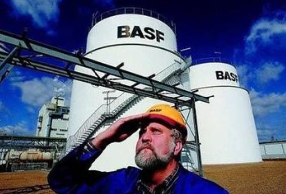 上、中、下游產(chǎn)業(yè)鏈一體化——重慶化醫(yī)/巴斯夫MDI一體化