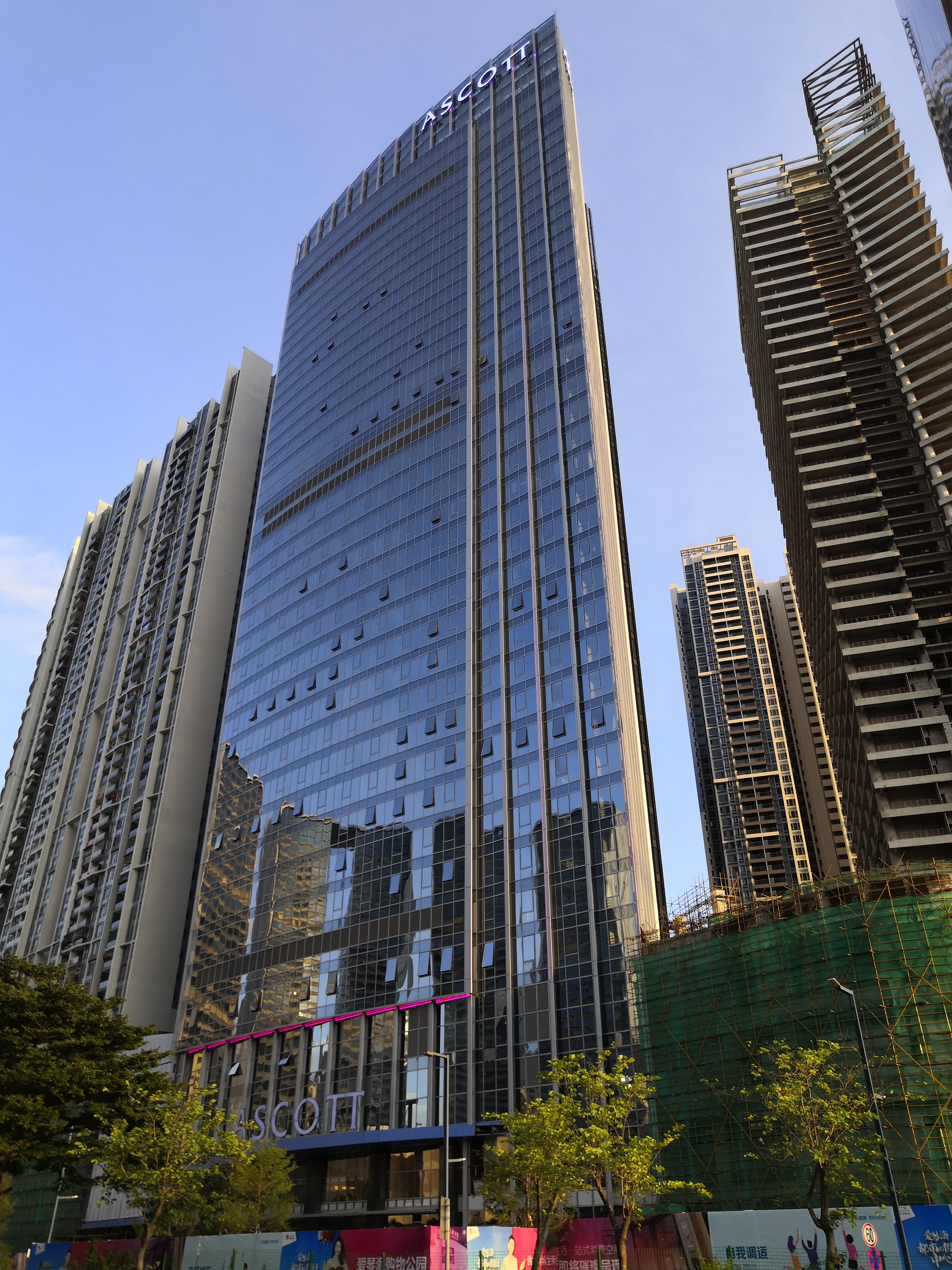 D . 廣東佛山東平廣場(chǎng)